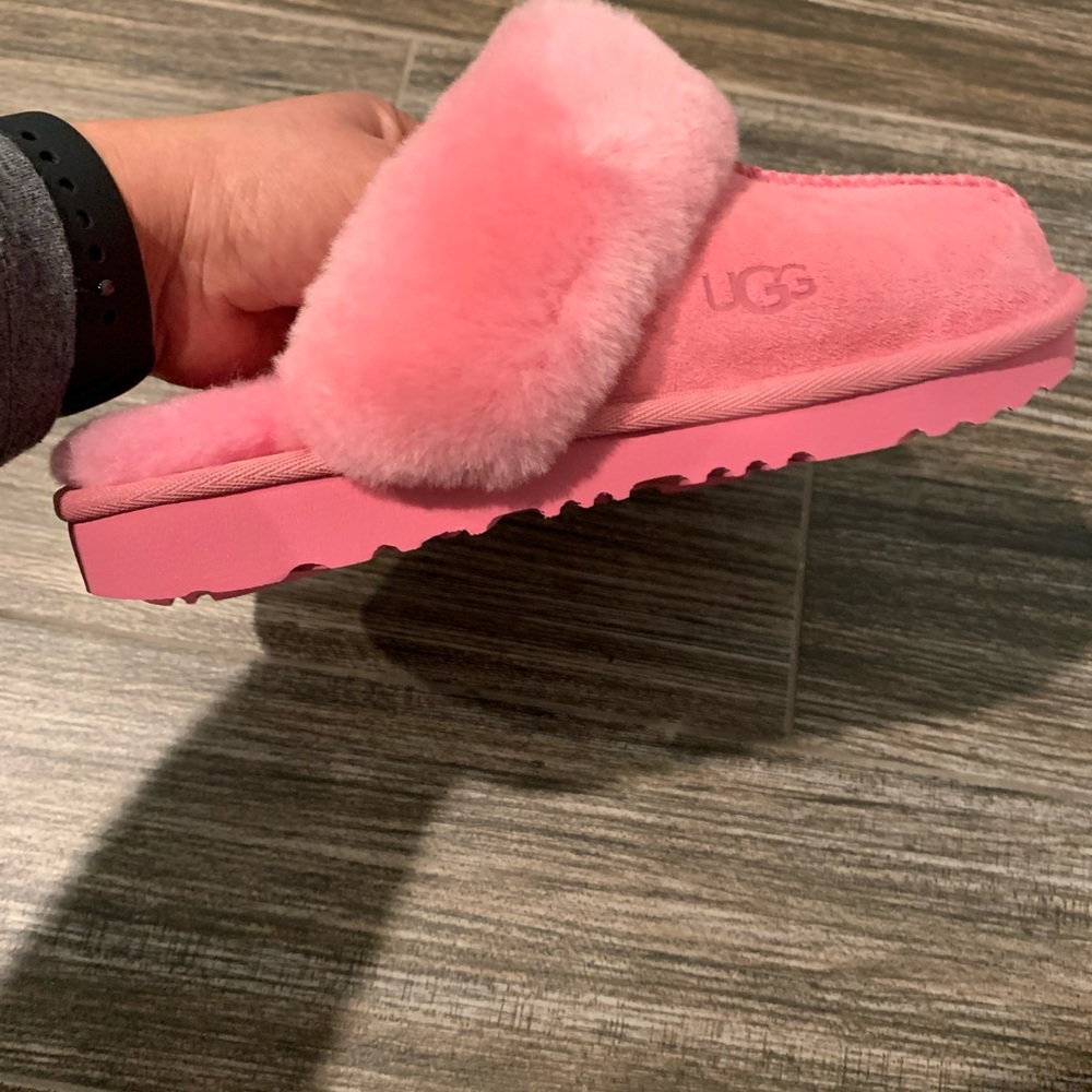 Slippers - Picture 3 of 3